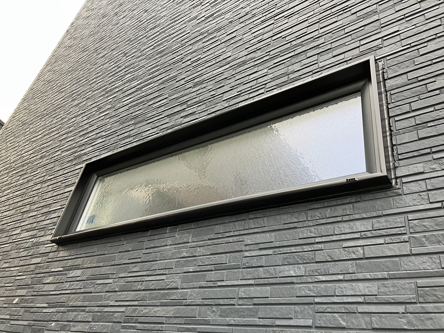 外部窓枠の樹脂サッシの補修リペア