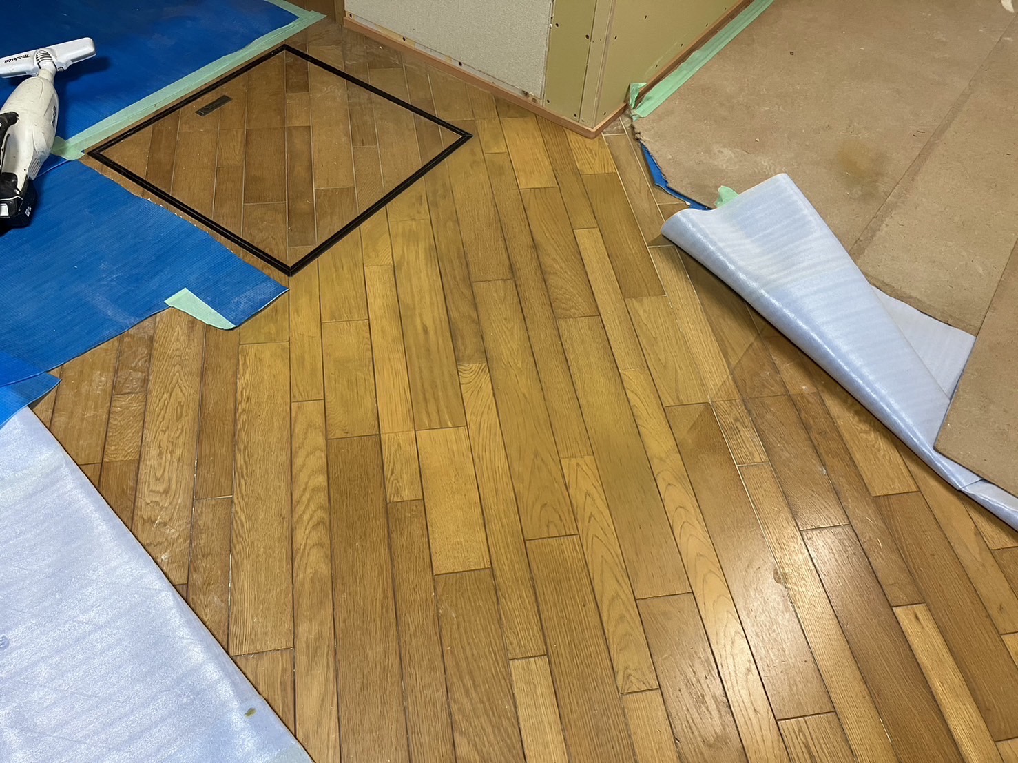 床の修復リペア