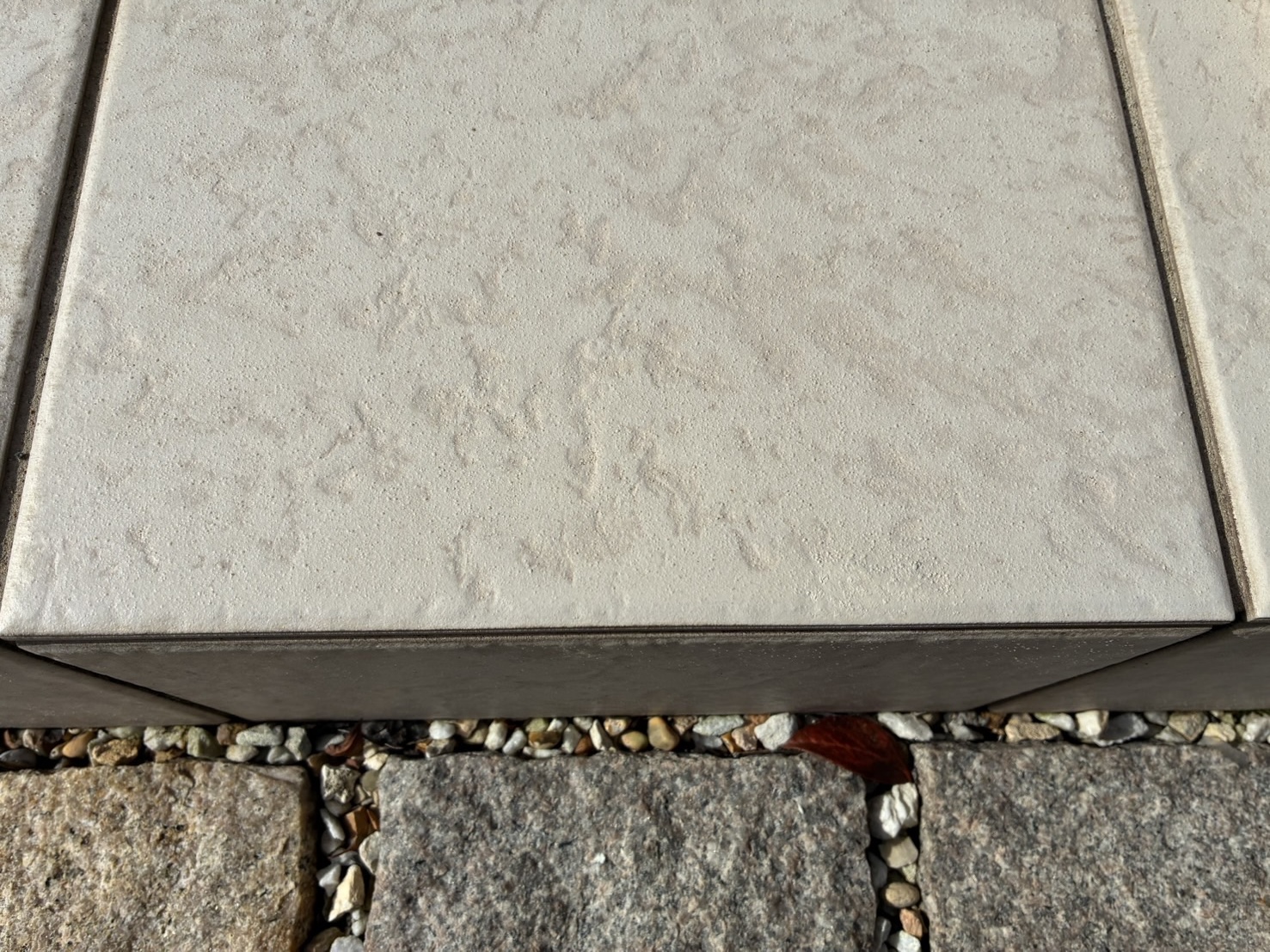 タイル欠けの補修